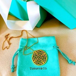 Authentic Tiffany & Co. Necklace Pendant 18K Yellow Gold 20 inches